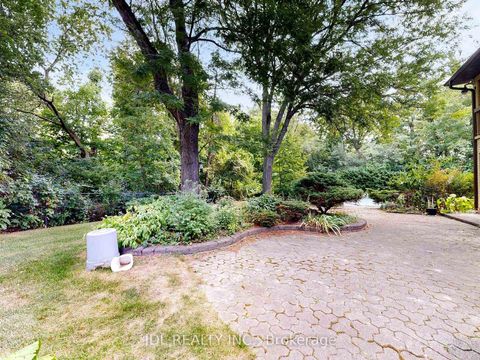 Photo 31 at 11 Moodie Drive, South Richvale, Richmond Hill