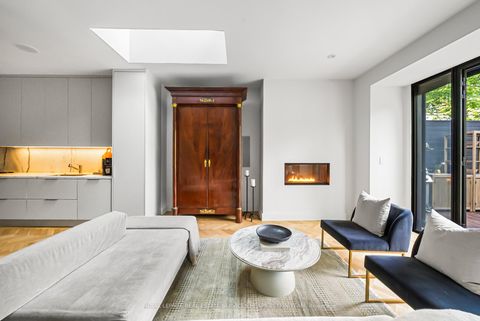 Photo 15 at 74 Roxborough Street W, Annex, Toronto