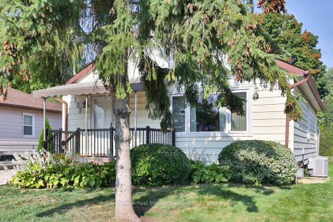 Photo 1 at 125 Inglewood Drive, CO Central, Oakville