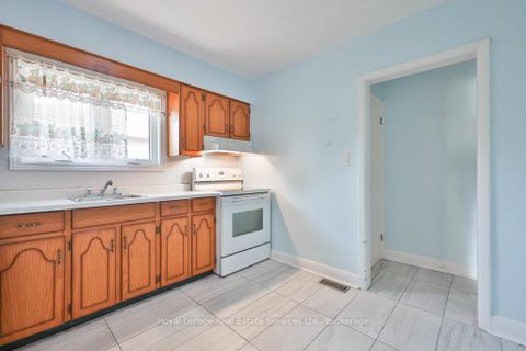 Photo 5 at 125 Inglewood Drive, CO Central, Oakville