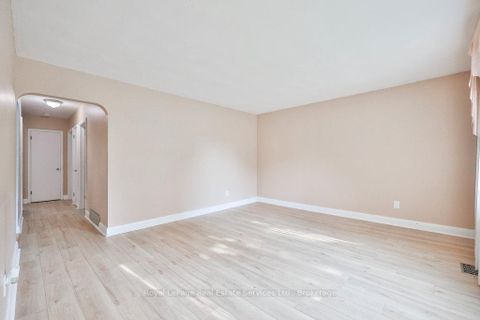 Photo 7 at 125 Inglewood Drive, CO Central, Oakville