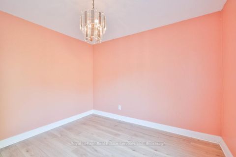 Photo 11 at 125 Inglewood Drive, CO Central, Oakville