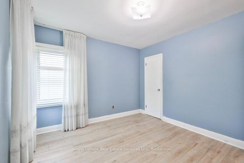 Photo 15 at 125 Inglewood Drive, CO Central, Oakville