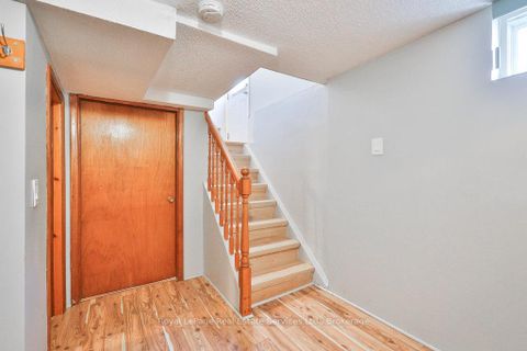 Photo 22 at 125 Inglewood Drive, CO Central, Oakville