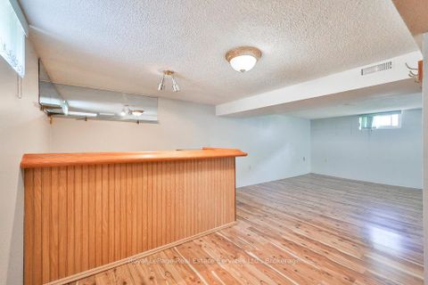Photo 23 at 125 Inglewood Drive, CO Central, Oakville