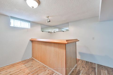 Photo 24 at 125 Inglewood Drive, CO Central, Oakville
