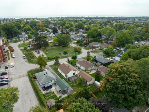 Photo 42 at 125 Inglewood Drive, CO Central, Oakville