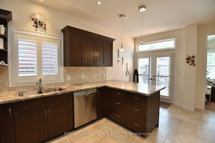 Photo 17 at 12 Degrow Crescent, Rural Glanbrook, Hamilton