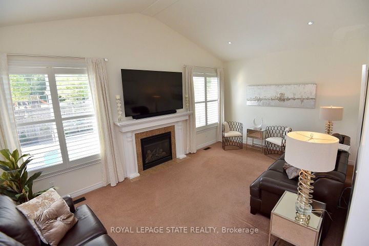 Photo 22 at 12 Degrow Crescent, Rural Glanbrook, Hamilton