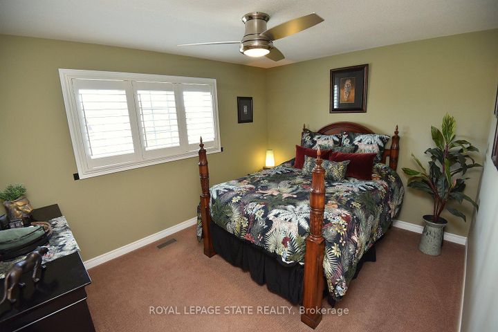 Photo 35 at 12 Degrow Crescent, Rural Glanbrook, Hamilton