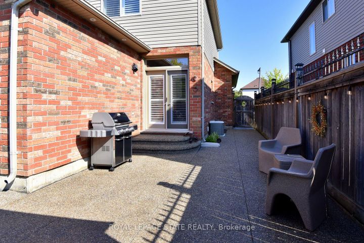Photo 48 at 12 Degrow Crescent, Rural Glanbrook, Hamilton