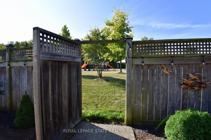 Photo 49 at 12 Degrow Crescent, Rural Glanbrook, Hamilton