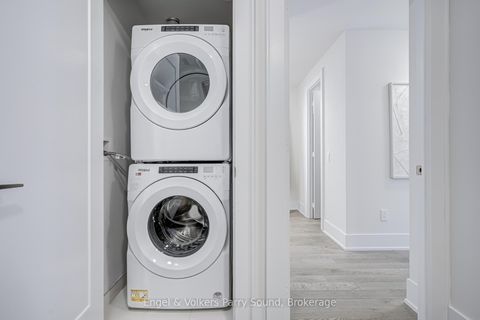 Photo 14 at 104 - 118 Merchants' Wharf, Waterfront Communities C8, Toronto Photo 14 at 104 - 118 Merchants' Wharf, Waterfront Communities C8, Toronto