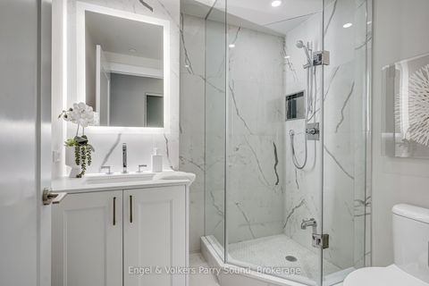 Photo 33 at 104 - 118 Merchants' Wharf, Waterfront Communities C8, Toronto Photo 33 at 104 - 118 Merchants' Wharf, Waterfront Communities C8, Toronto