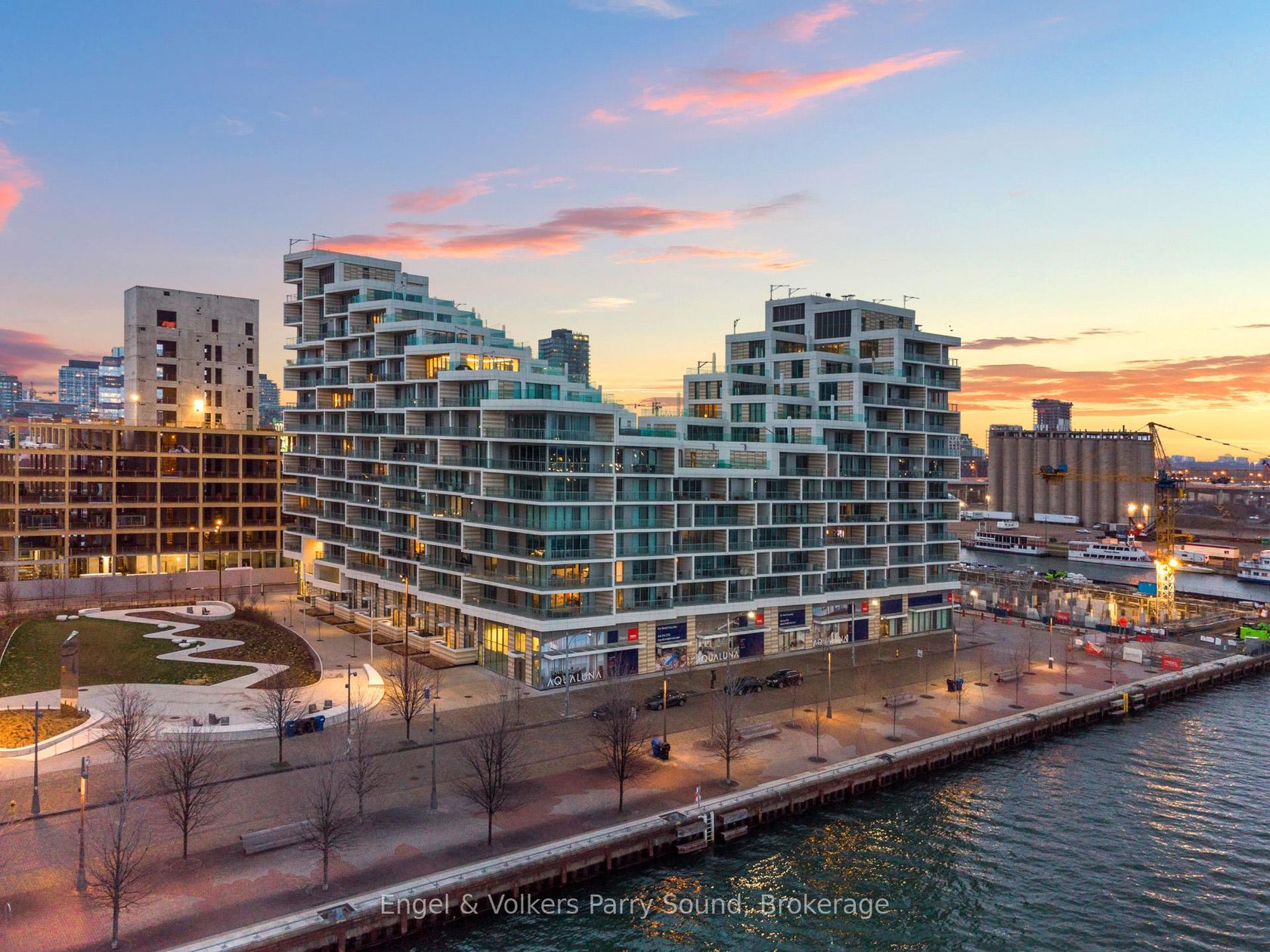 104 - 118 Merchants' Wharf, Waterfront Communities C8, Toronto 