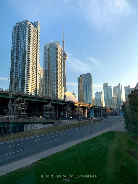 Photo 39 at 210E - 500 Queens Quay W, Waterfront Communities C1, Toronto