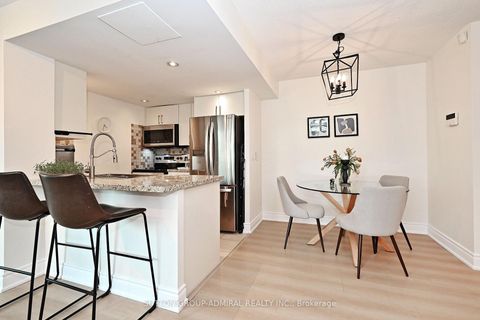Photo 12 at 305 - 15 Greenview Avenue, Newtonbrook West, Toronto