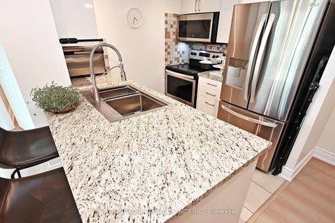 Photo 15 at 305 - 15 Greenview Avenue, Newtonbrook West, Toronto