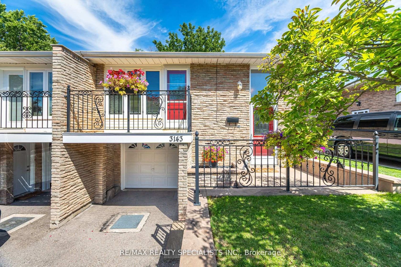 3143 Rymal Road, Applewood, Mississauga by Loree Meneguzzi Real Estate 3143 Rymal Road, Applewood, Mississauga