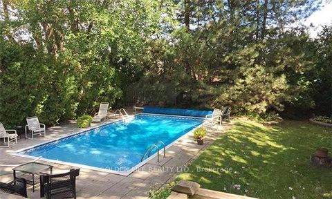 Photo 4 at 5 Hurlingham Crescent, Don Mills, Toronto