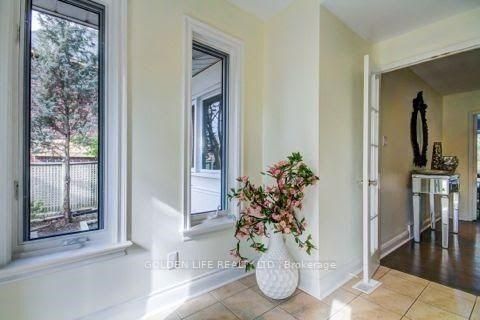 Photo 9 at 5 Hurlingham Crescent, Don Mills, Toronto