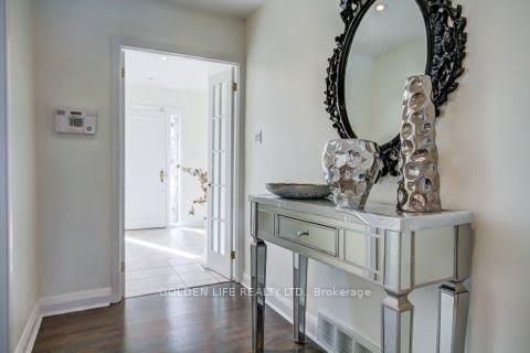 Photo 10 at 5 Hurlingham Crescent, Don Mills, Toronto