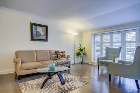 Photo 13 at 5 Hurlingham Crescent, Don Mills, Toronto
