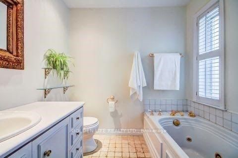 Photo 19 at 5 Hurlingham Crescent, Don Mills, Toronto