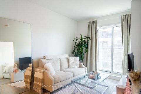 Photo 1 at 512 - 543 Richmond Street W, Waterfront Communities C1, Toronto