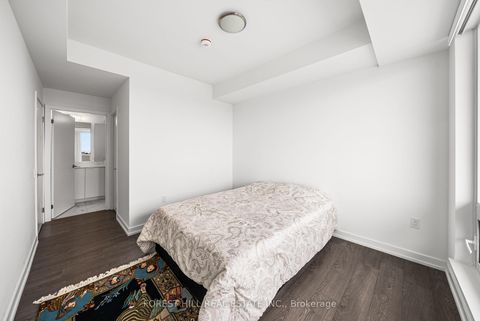 Photo 18 at S3003 - 8 Olympic Garden Drive, Newtonbrook East, Toronto