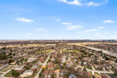 Photo 23 at S3003 - 8 Olympic Garden Drive, Newtonbrook East, Toronto