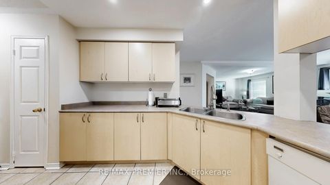 Photo 10 at 215 Drummond Drive, Maple, Vaughan