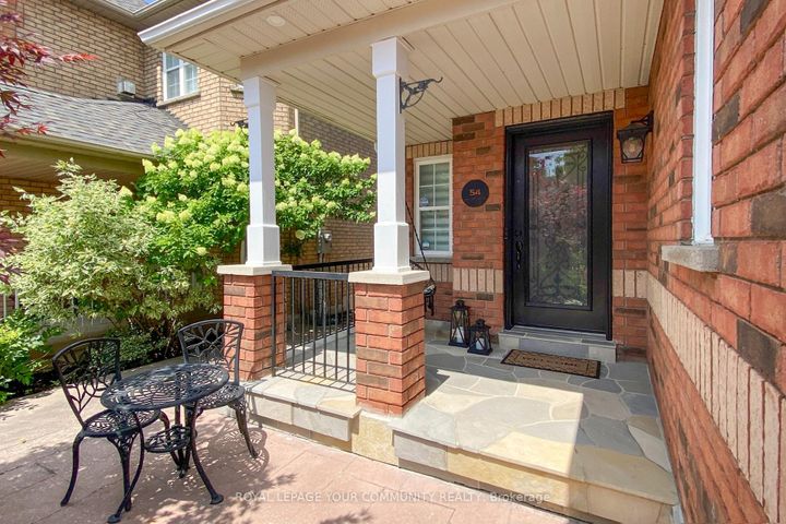 Photo 1 at 54 English Oak Drive, Oak Ridges Lake Wilcox, Richmond Hill