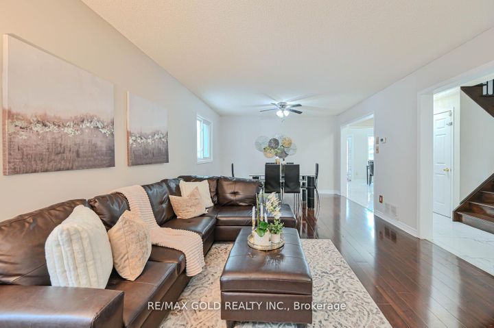 Photo 1 at 27 Buttercup Lane, Wellington, Brampton