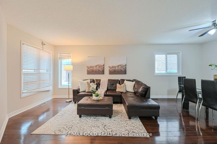 Photo 2 at 27 Buttercup Lane, Wellington, Brampton