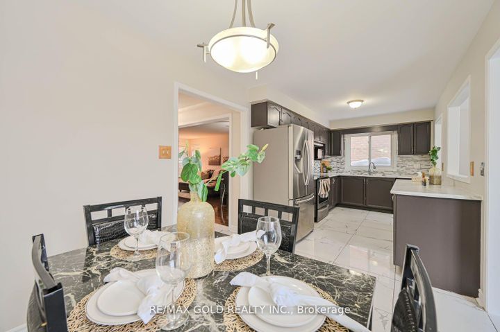 Photo 9 at 27 Buttercup Lane, Wellington, Brampton