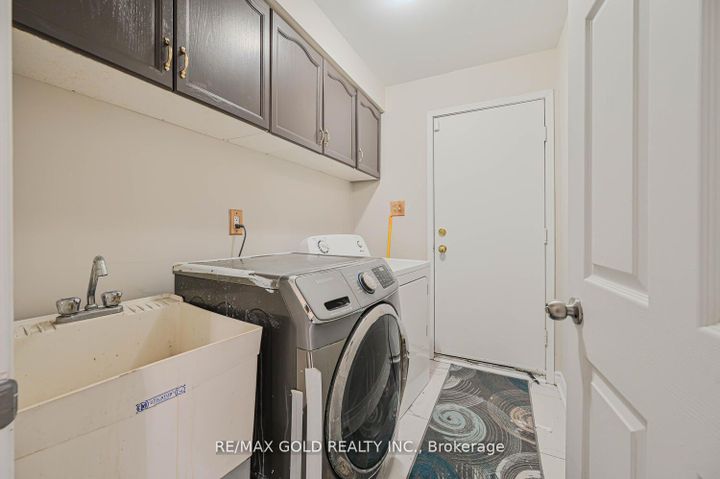 Photo 21 at 27 Buttercup Lane, Wellington, Brampton