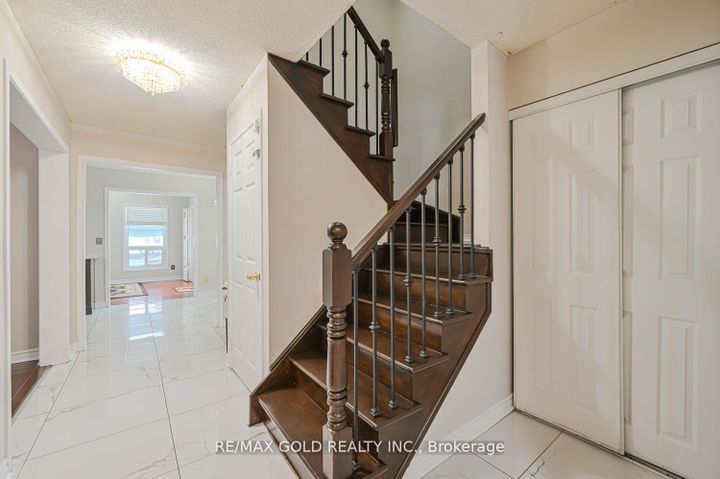 Photo 23 at 27 Buttercup Lane, Wellington, Brampton