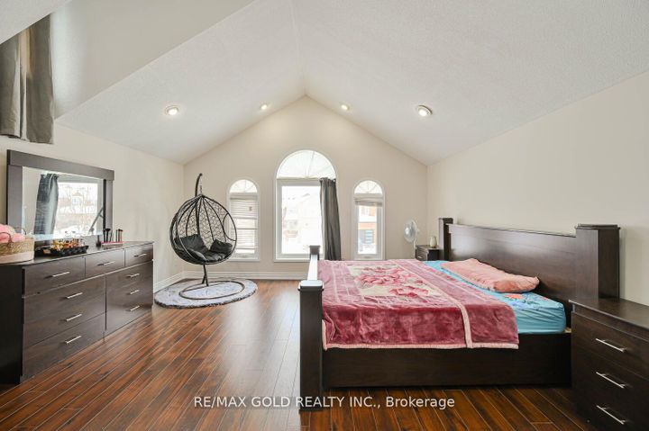 Photo 26 at 27 Buttercup Lane, Wellington, Brampton