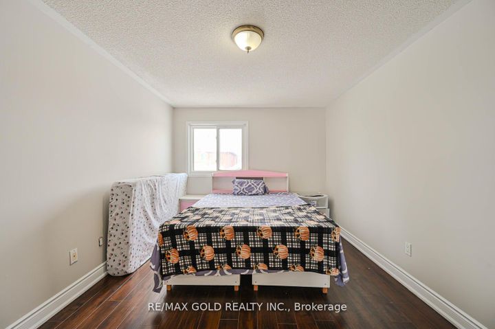Photo 33 at 27 Buttercup Lane, Wellington, Brampton