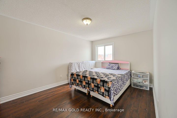 Photo 34 at 27 Buttercup Lane, Wellington, Brampton