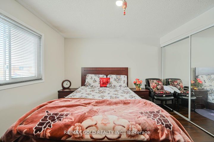 Photo 35 at 27 Buttercup Lane, Wellington, Brampton