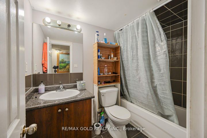 Photo 41 at 27 Buttercup Lane, Wellington, Brampton
