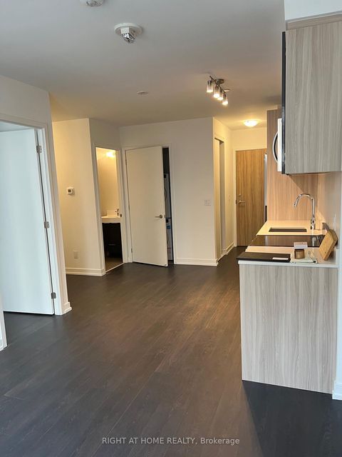 Photo 11 at 218 - 11 Maryport Avenue, CFB, Toronto