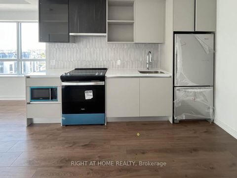 Photo 1 at 528 - 395 Dundas Street W, GO Glenorchy, Oakville