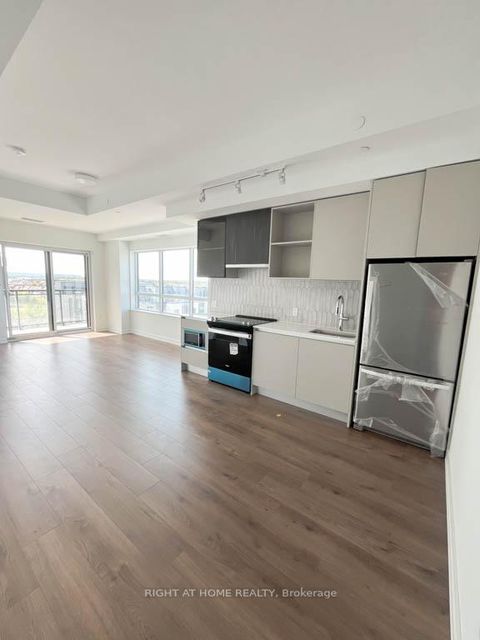 Photo 2 at 528 - 395 Dundas Street W, GO Glenorchy, Oakville