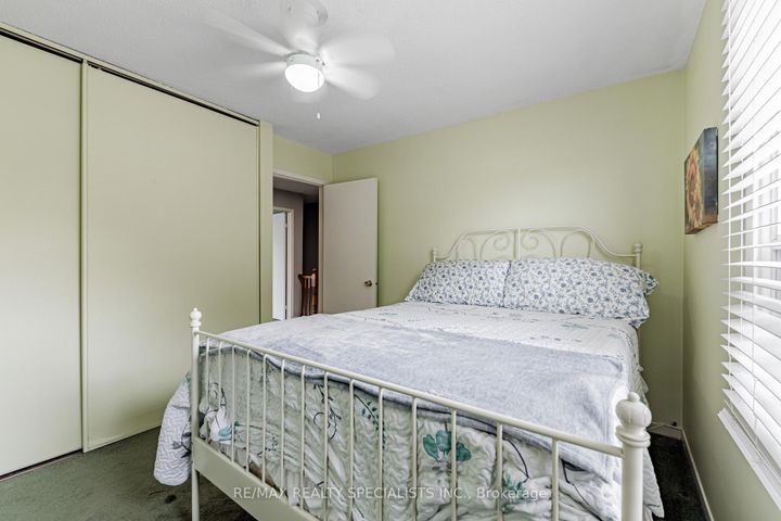 Photo 20 at 2917 Nipiwin Drive, Meadowvale, Mississauga