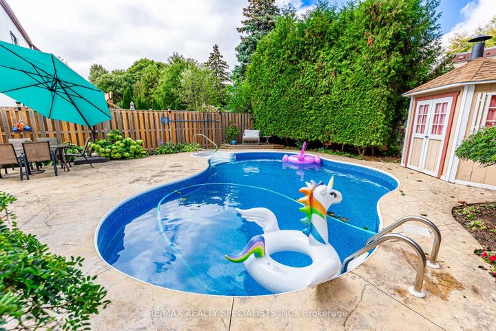 Photo 32 at 2917 Nipiwin Drive, Meadowvale, Mississauga
