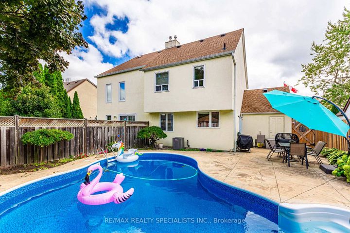 Photo 33 at 2917 Nipiwin Drive, Meadowvale, Mississauga