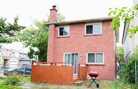 Photo 3 at 40 Glen Hollow Avenue, Clairville, Toronto